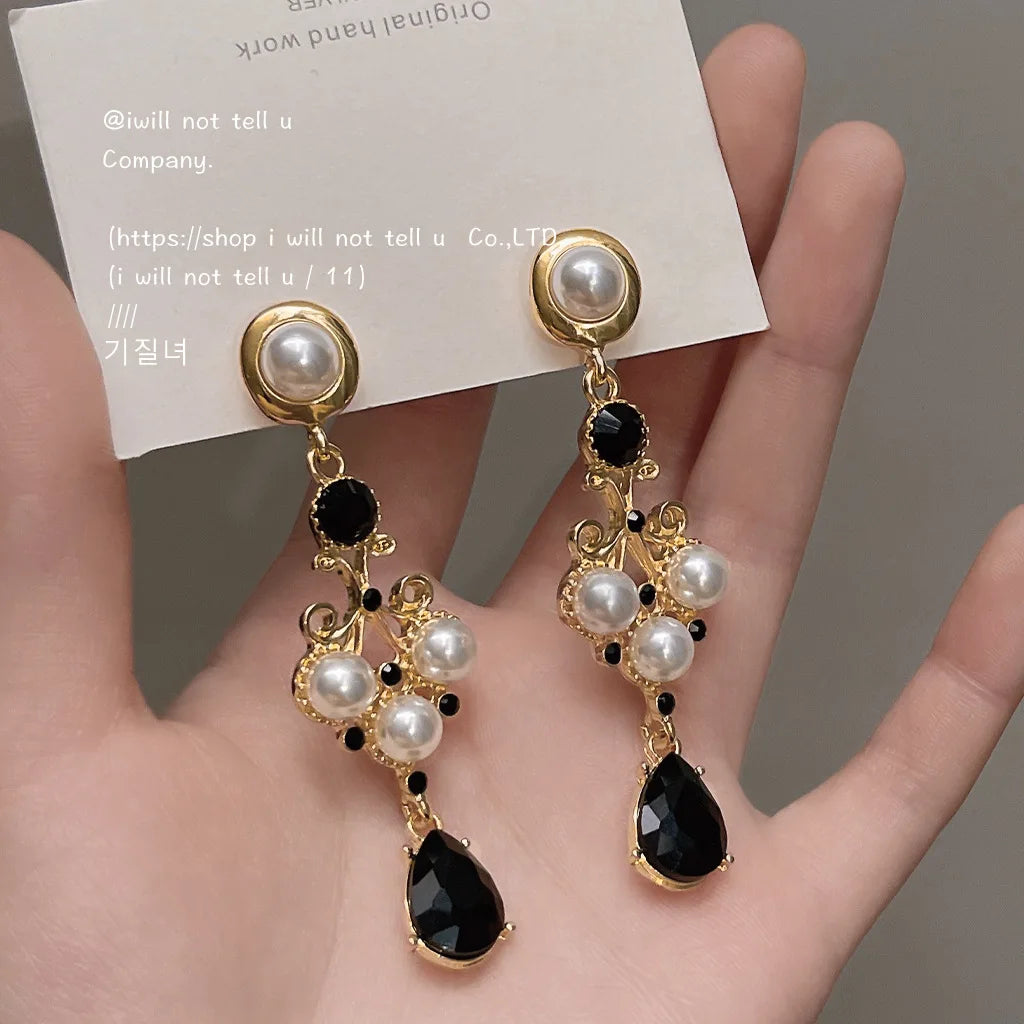 Vintage Court Style Baroque Pearl Dangle Earrings For Women Fashion Rhinestone Water Drop Pendant Earrings Party Jewelry Gifts