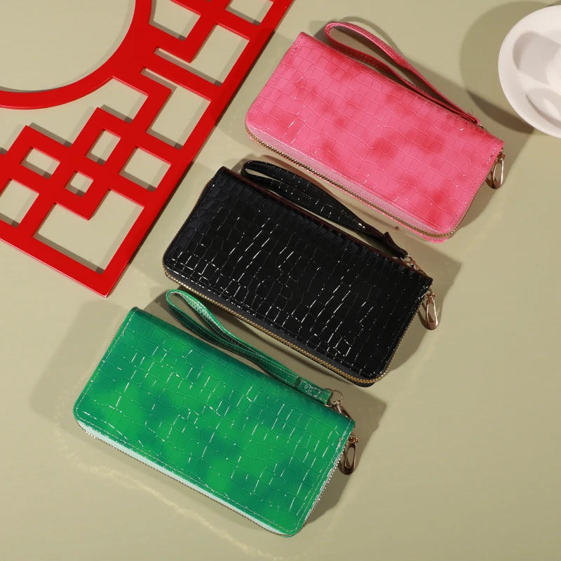 Classic Large Capacity Clutch Purse with Zipper