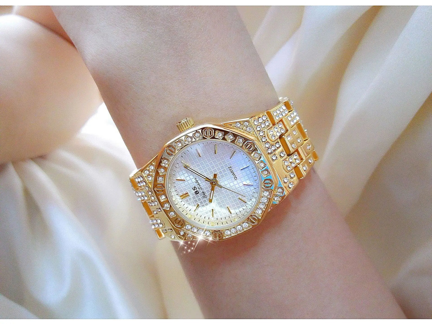 UTHAI Waterproof Metal Quartz Watch