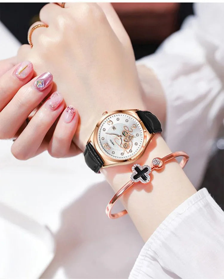 UTHAI Women's Red Leather Quartz Watch