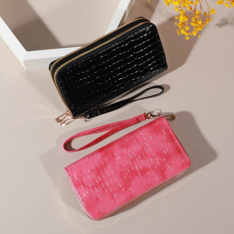 Chic Vintage Double-Layer Clutch Wallet with Wristlet