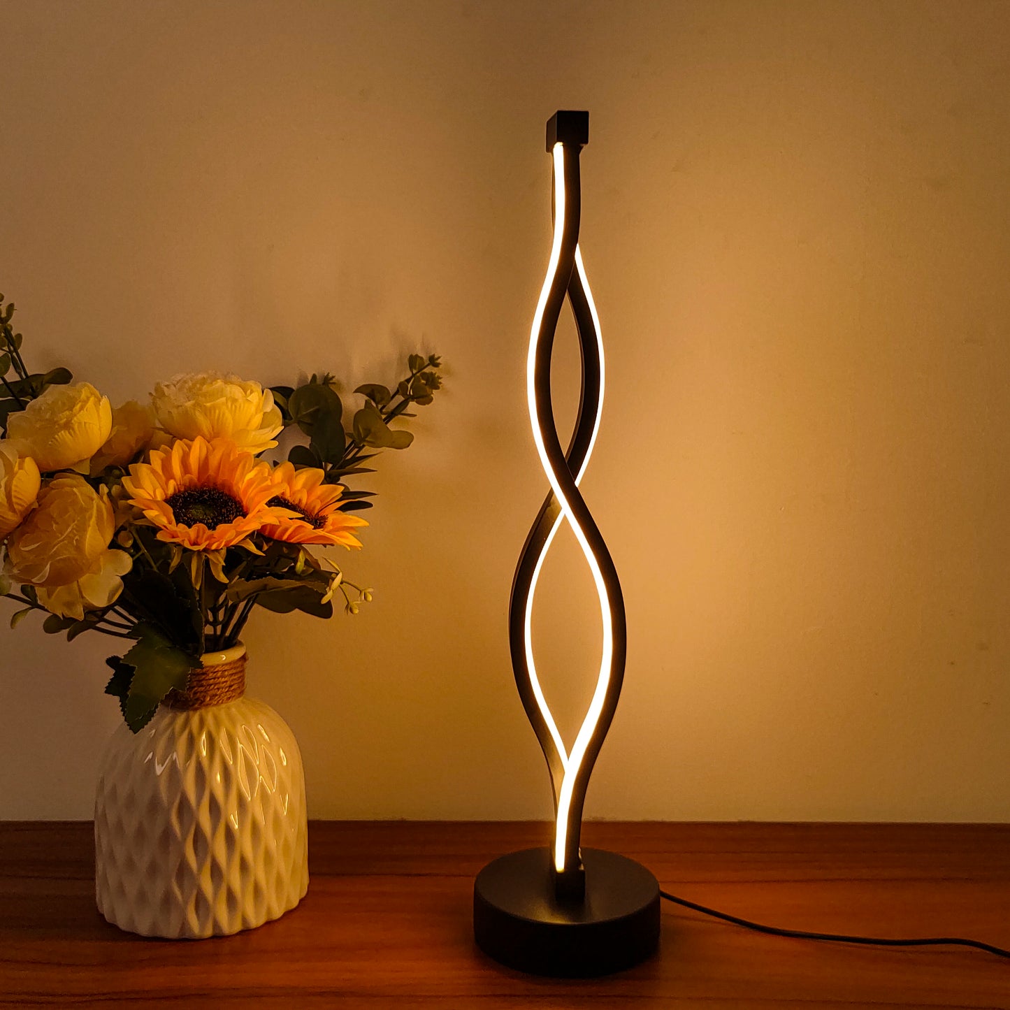 Nordic Minimalist Bedside Lamp – Creative & Artistic