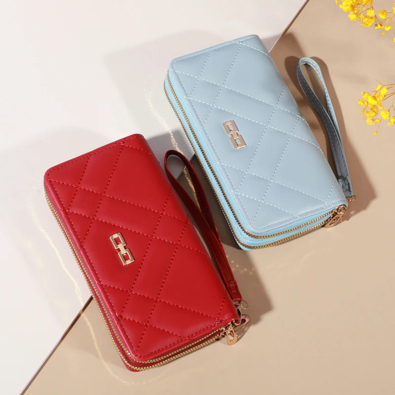 Versatile Zipper Clutch with Multiple Card Slots