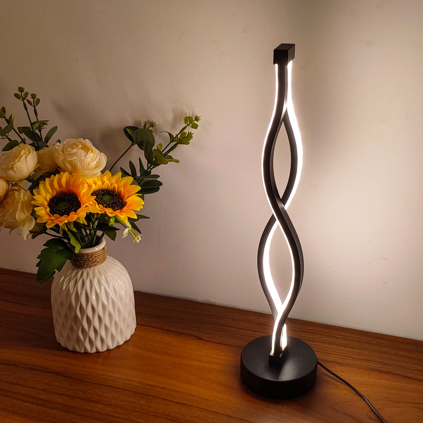 Nordic Minimalist Bedside Lamp – Creative & Artistic