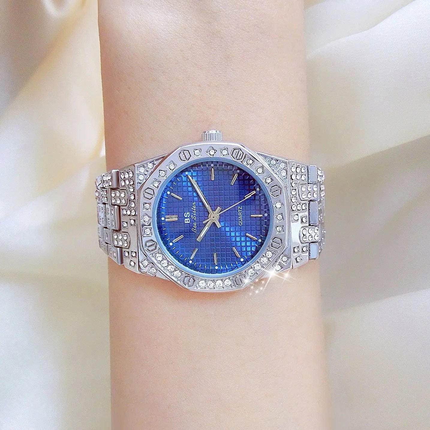 UTHAI Waterproof Metal Quartz Watch