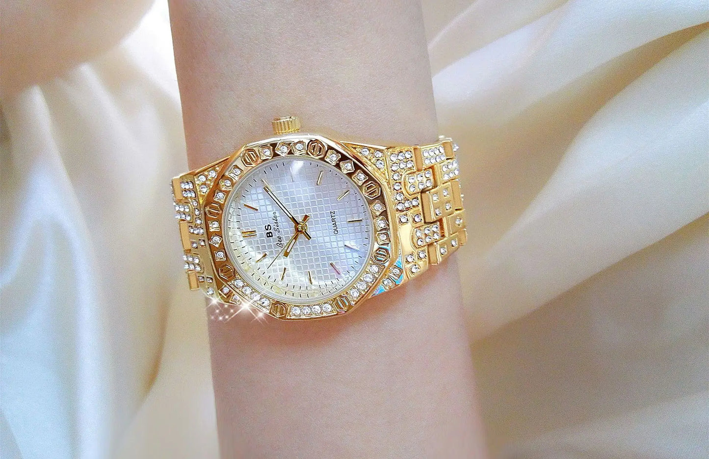 UTHAI Waterproof Metal Quartz Watch