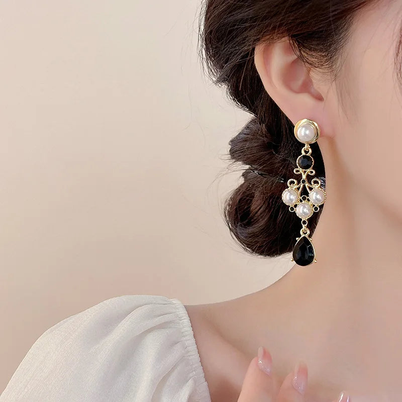 Vintage Court Style Baroque Pearl Dangle Earrings For Women Fashion Rhinestone Water Drop Pendant Earrings Party Jewelry Gifts