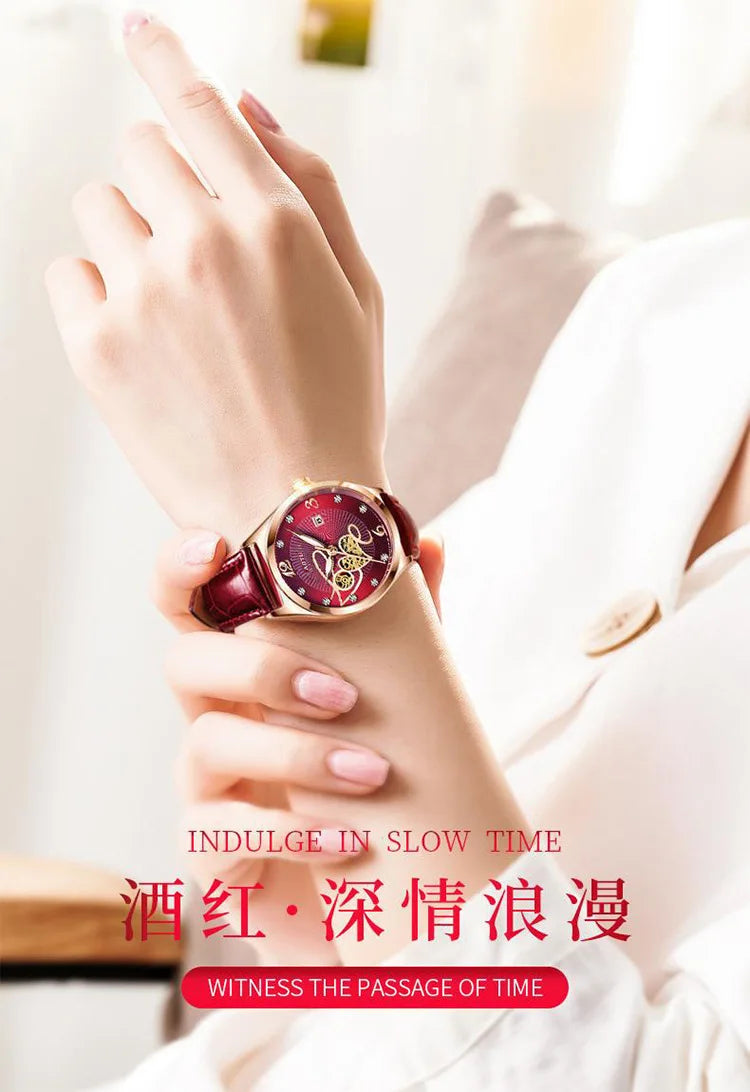 UTHAI Women's Red Leather Quartz Watch