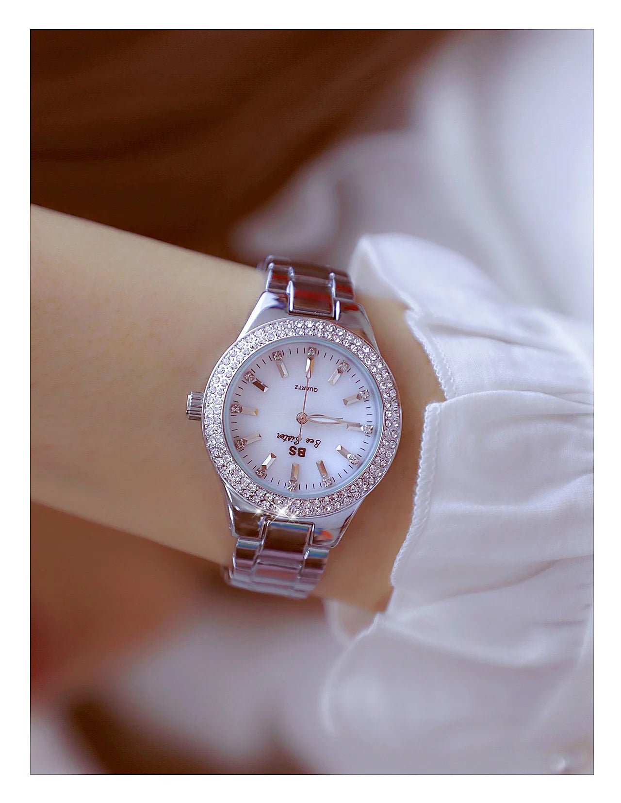 UTHAI Women's Classic Quartz Watch